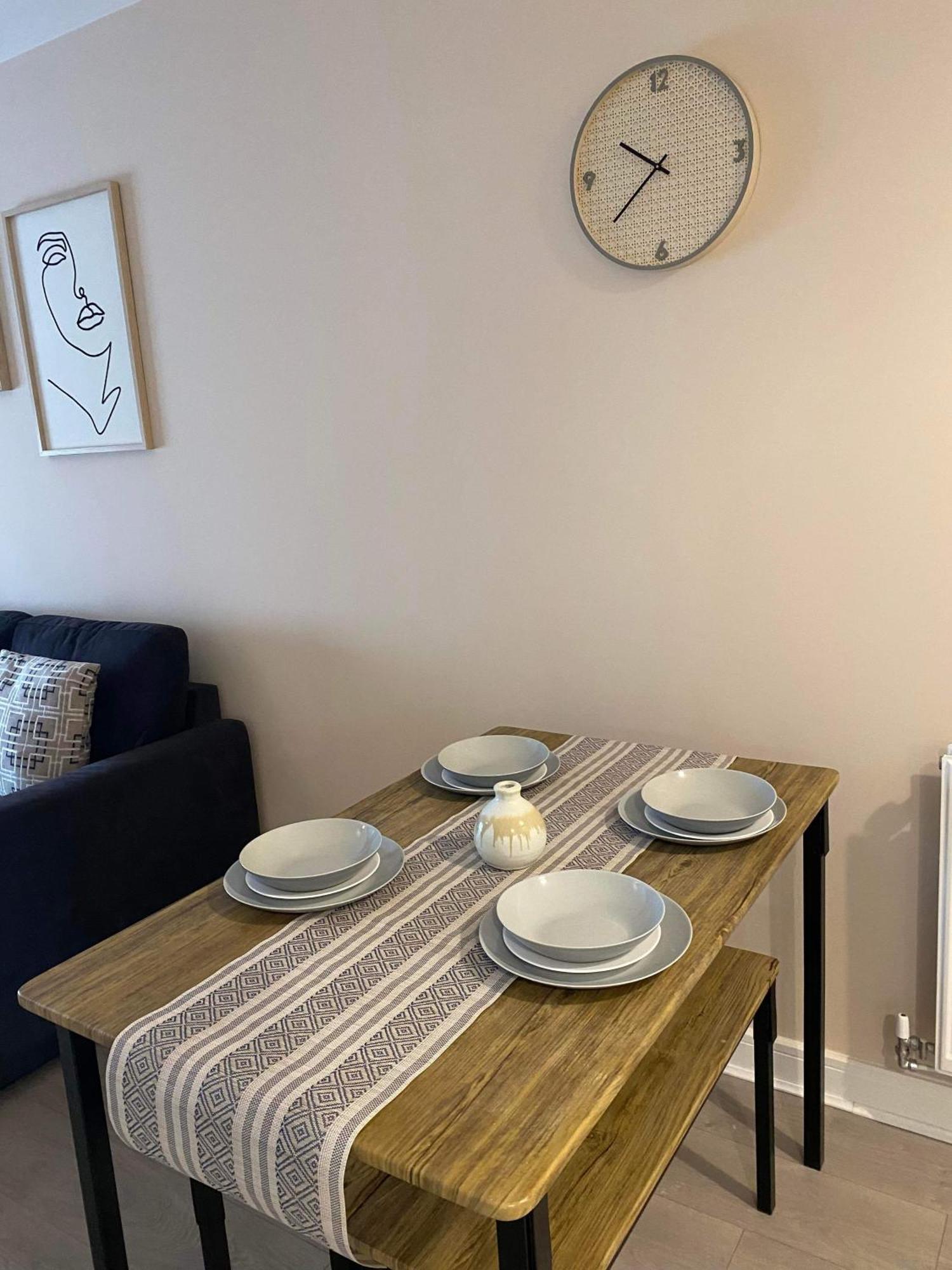 Crawley 2Bed Apartament Close To Gatwick Airport Copthorne  Exteriör bild