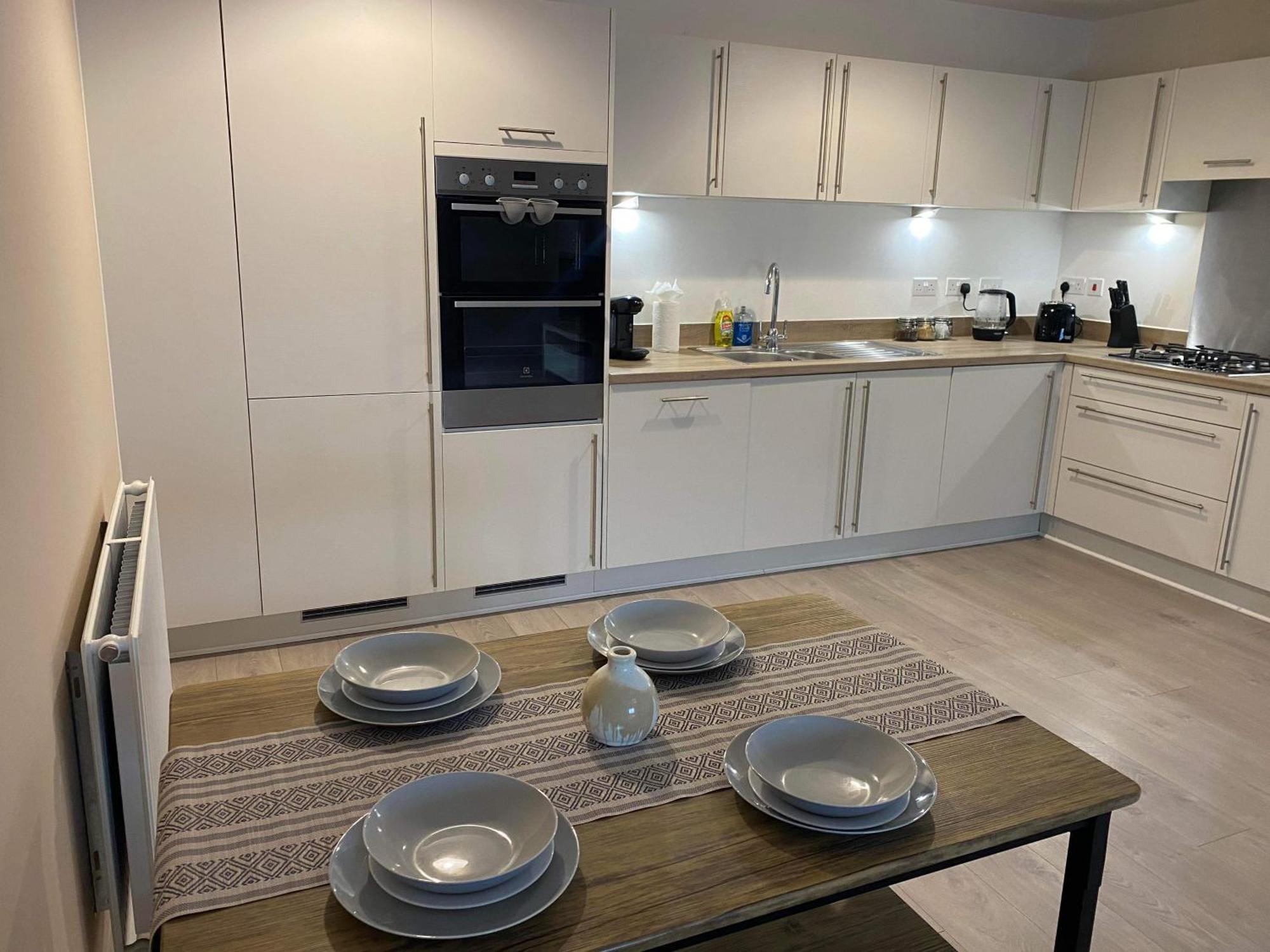 Crawley 2Bed Apartament Close To Gatwick Airport Copthorne  Exteriör bild